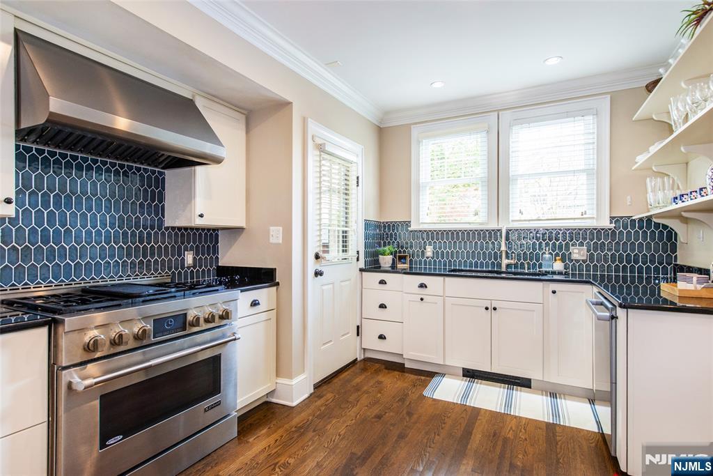 90 Gates Avenue — photo 12