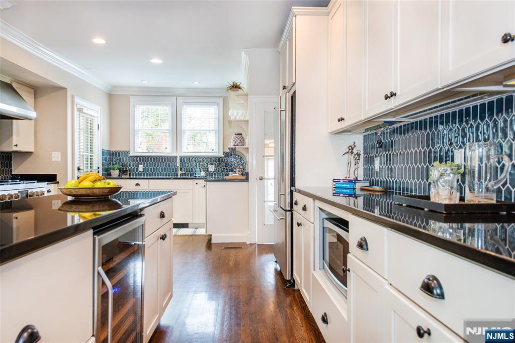 90 Gates Avenue — photo 16