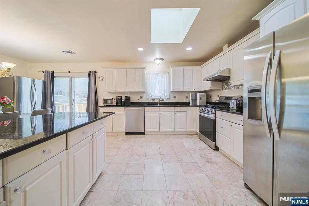 18 Carter Street — photo 11