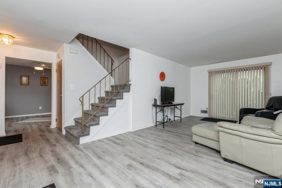 678 Bloomfield Avenue 678 - Photo 5