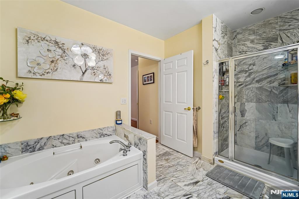 140 The Promenade - Photo 12