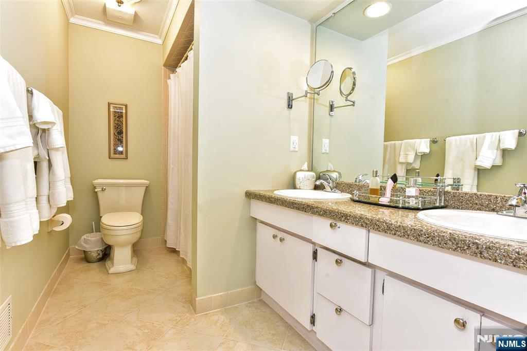 30 N Bayard Lane, Mahwah, NJ 07430 Listing Photo  19