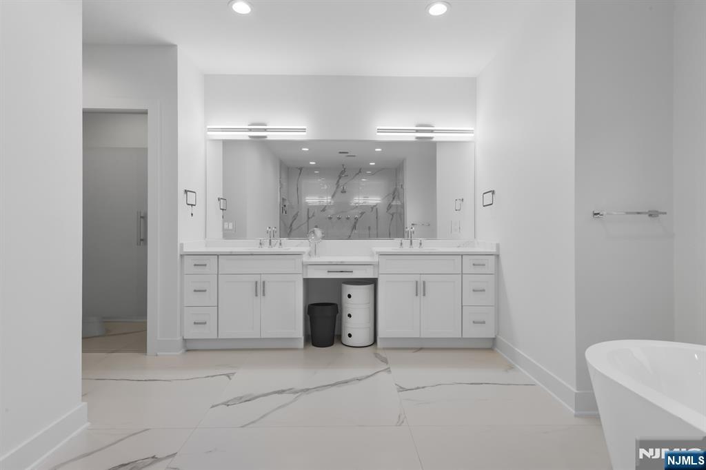 4 Wedgehill Lane, Montvale, NJ 07645 Listing Photo  20