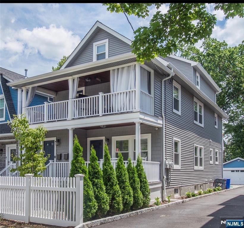 11 Central Avenue