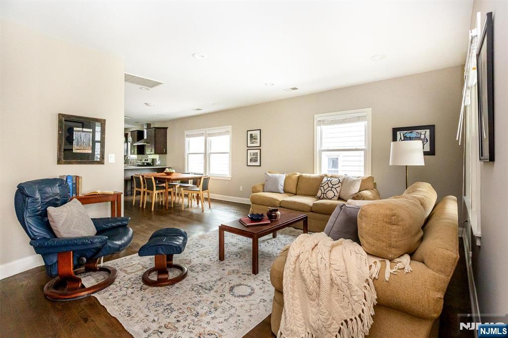 11 Central Avenue
