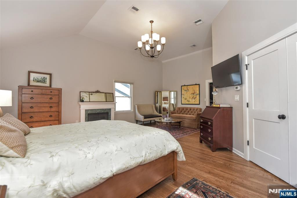 540 Burlington Street, Paramus, NJ 07652 Listing Photo  17