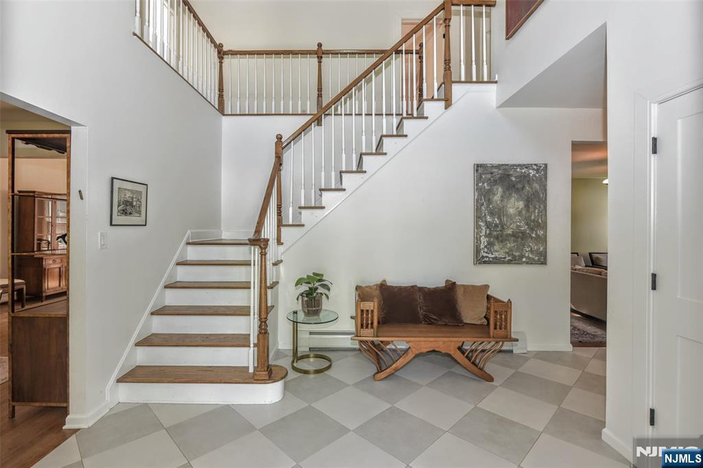 540 Burlington Street - Photo 3