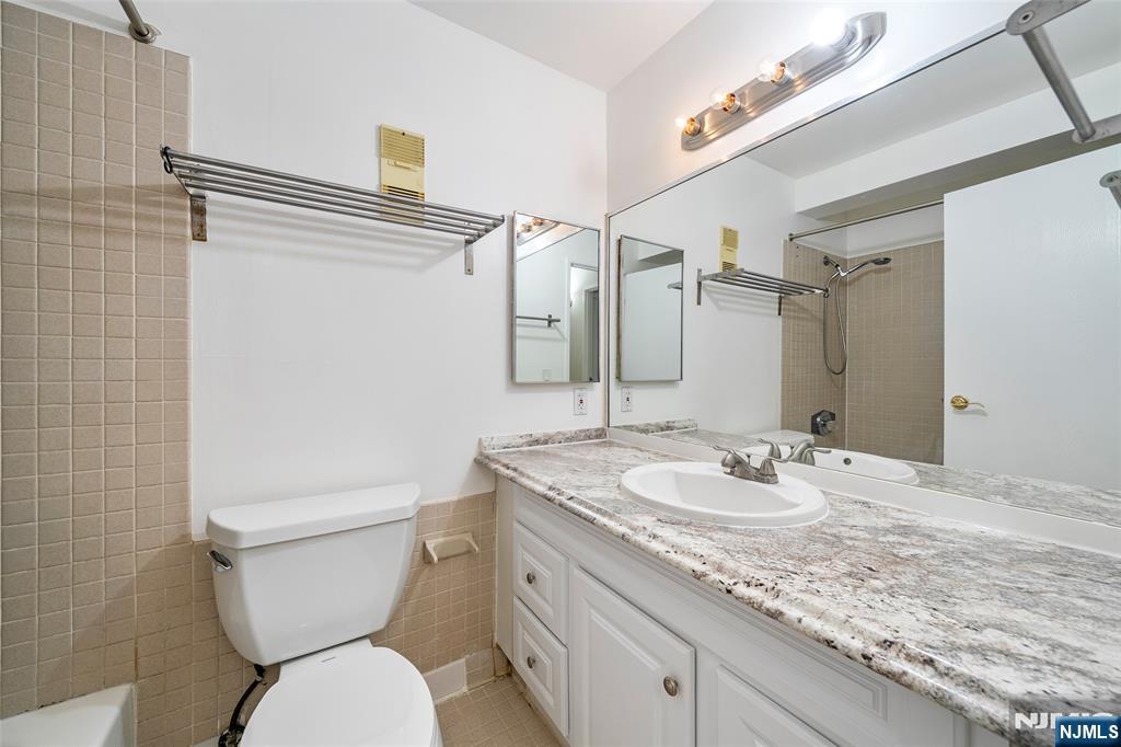 333 Grand, #2S, Palisades Park, NJ 07650 Listing Photo  8