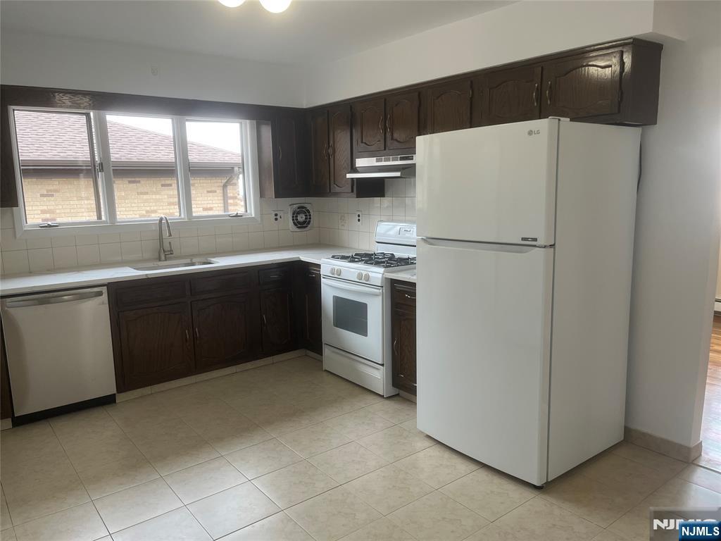 330 10th, #2nd Floor, Palisades Park, NJ 07650 Listing Photo  6