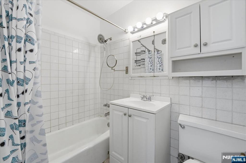 6040 Boulevard E, #21j, West New York, NJ 07093 Listing Photo  0