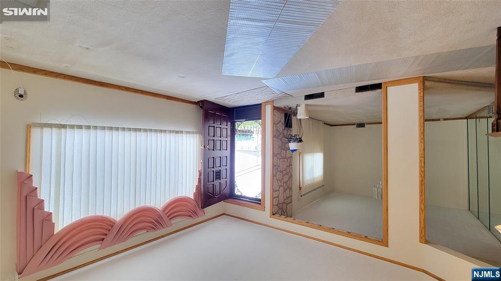 749 Ten Eyck Ave, Lyndhurst, NJ 07071
