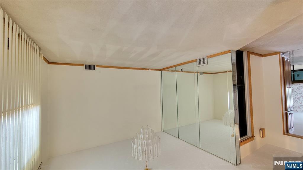 749 Ten Eyck Avenue - Photo 4