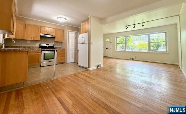 920 E Lawn Drive - Photo 3