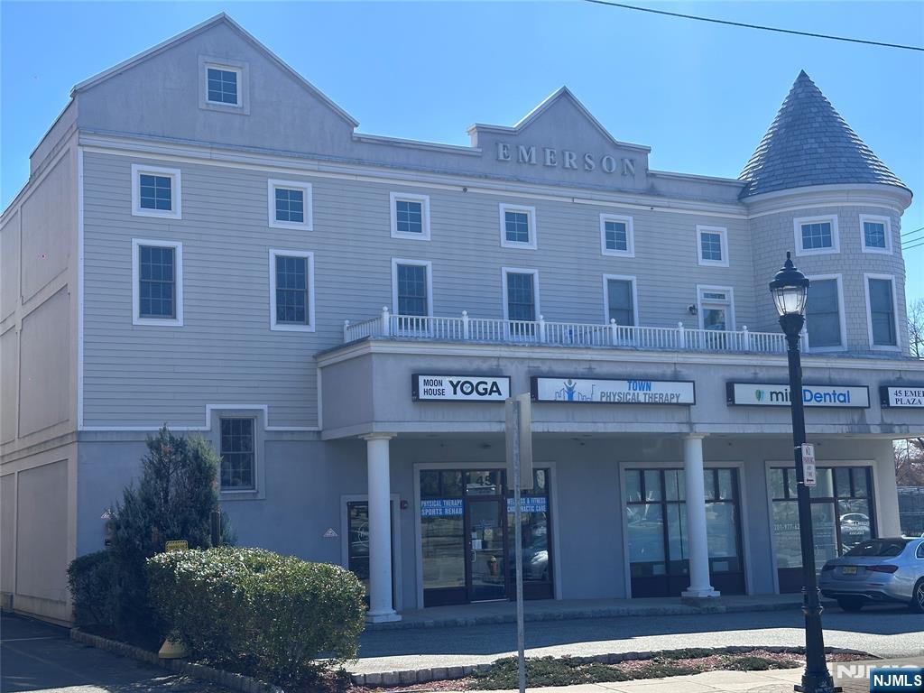 45 Emerson Plaza, Emerson, NJ 07630 Listing Photo  17