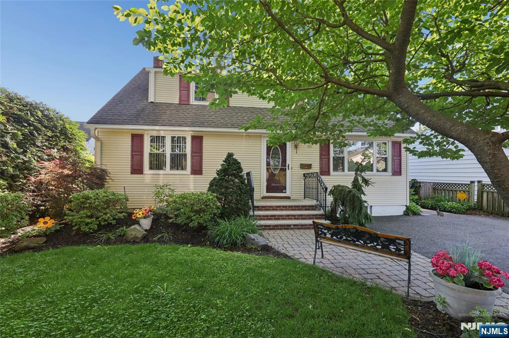 Homes for sale in Dumont, NJ | 15 Congress St, Dumont, NJ 07628 | MLS# 26015418