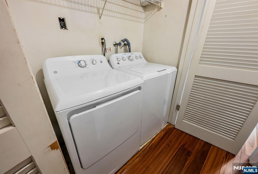 Convenient In-Unit Washer and Dryer