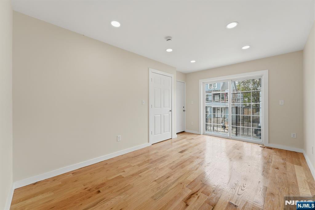 271-273 Schley Street — photo 4