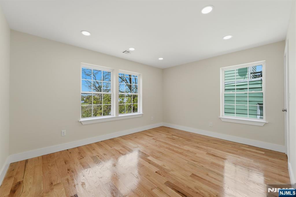 271-273 Schley Street — photo 36