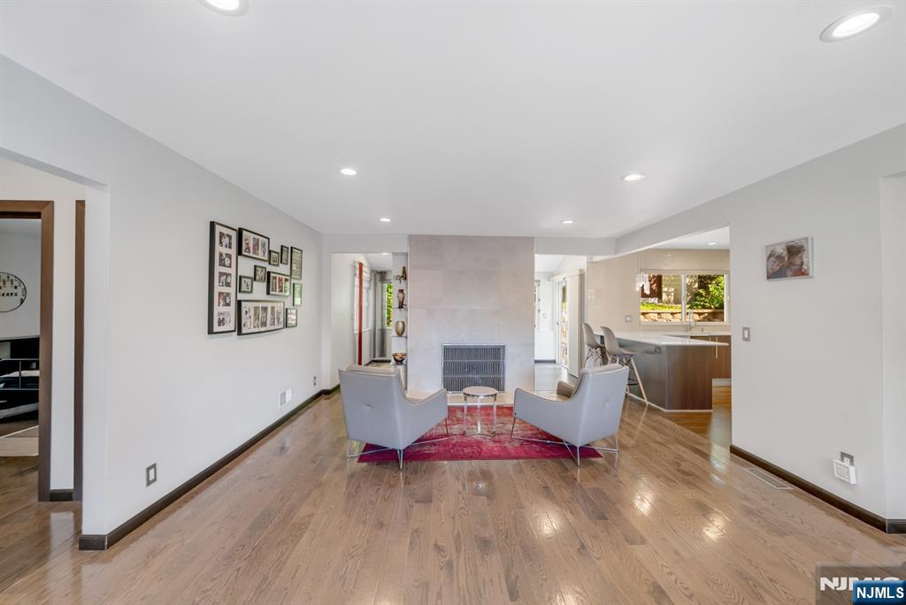 247 Glenwood Avenue - Photo 4