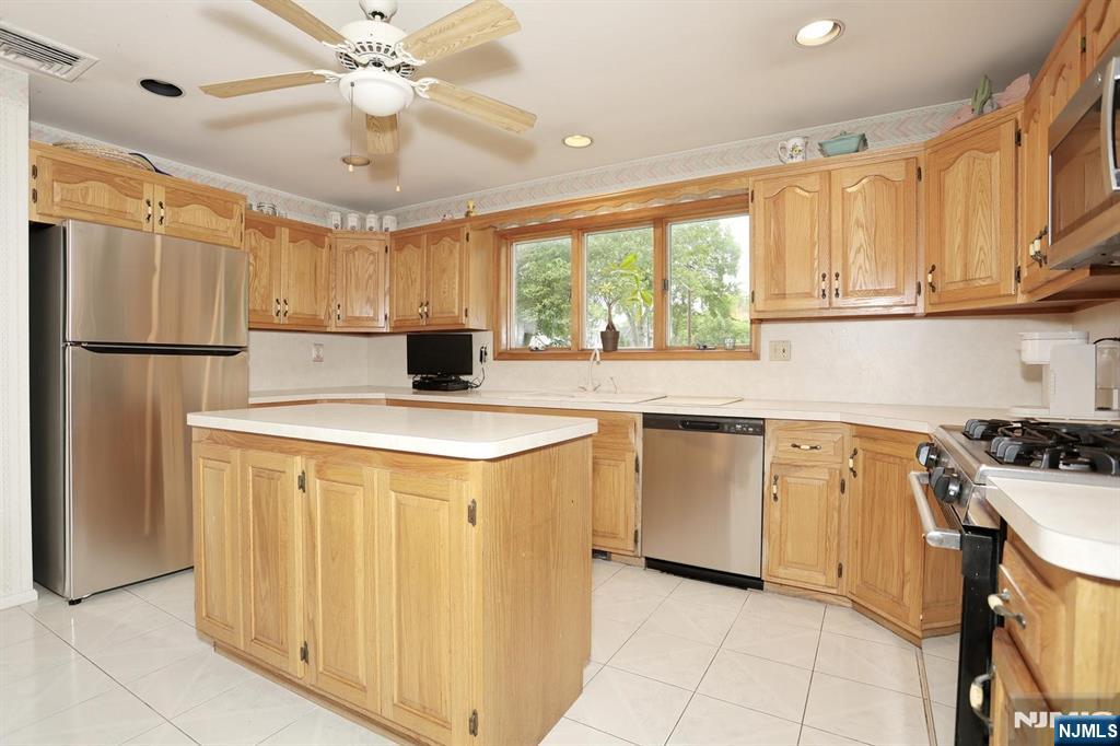 51 Palisade Avenue, Emerson, NJ 07630 Listing Photo  10