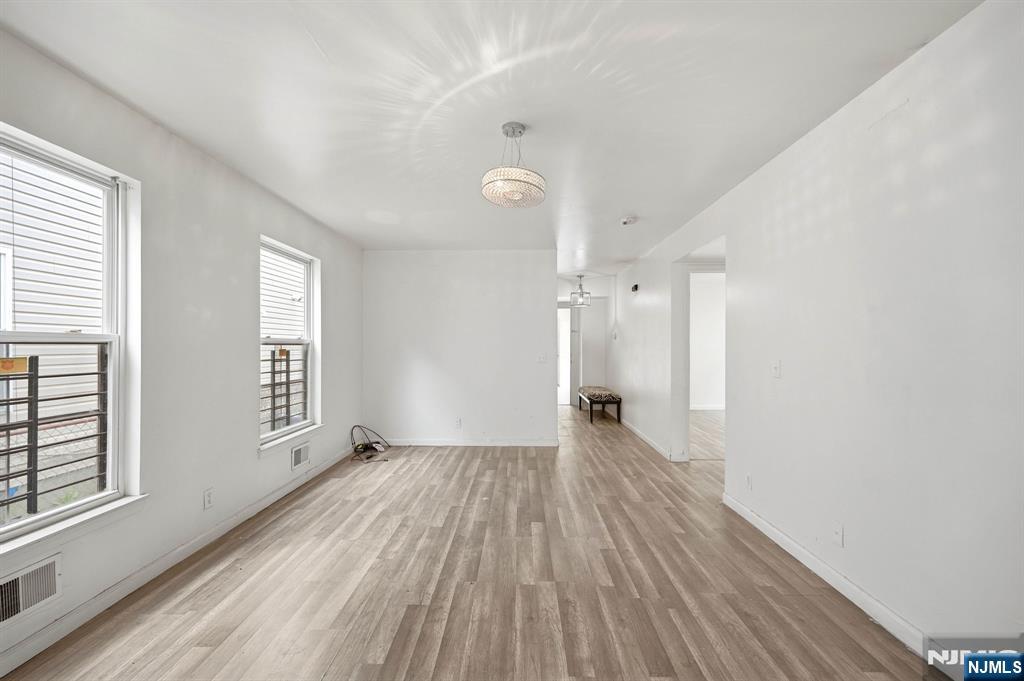 24 Johnson Avenue - Photo 4