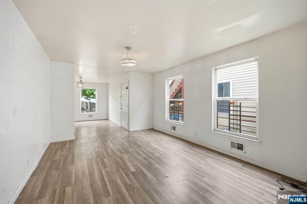 24 Johnson Avenue - Photo 5