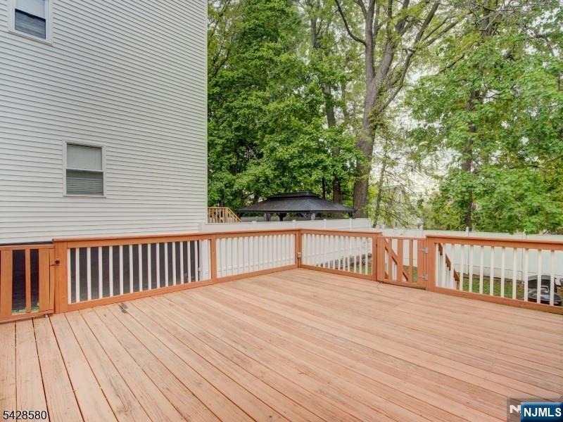 564 Sanford Avenue - Photo 5