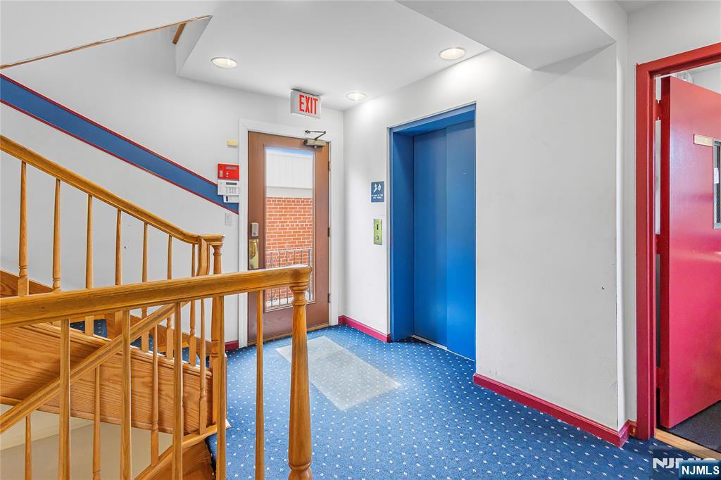 582 Franklin Avenue — photo 12