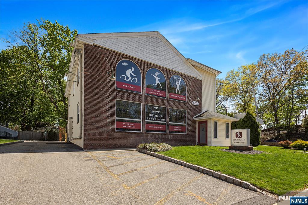 582 Franklin Avenue — photo 32