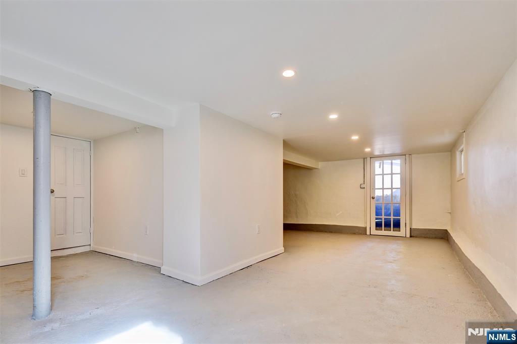 58 Zeliff Avenue