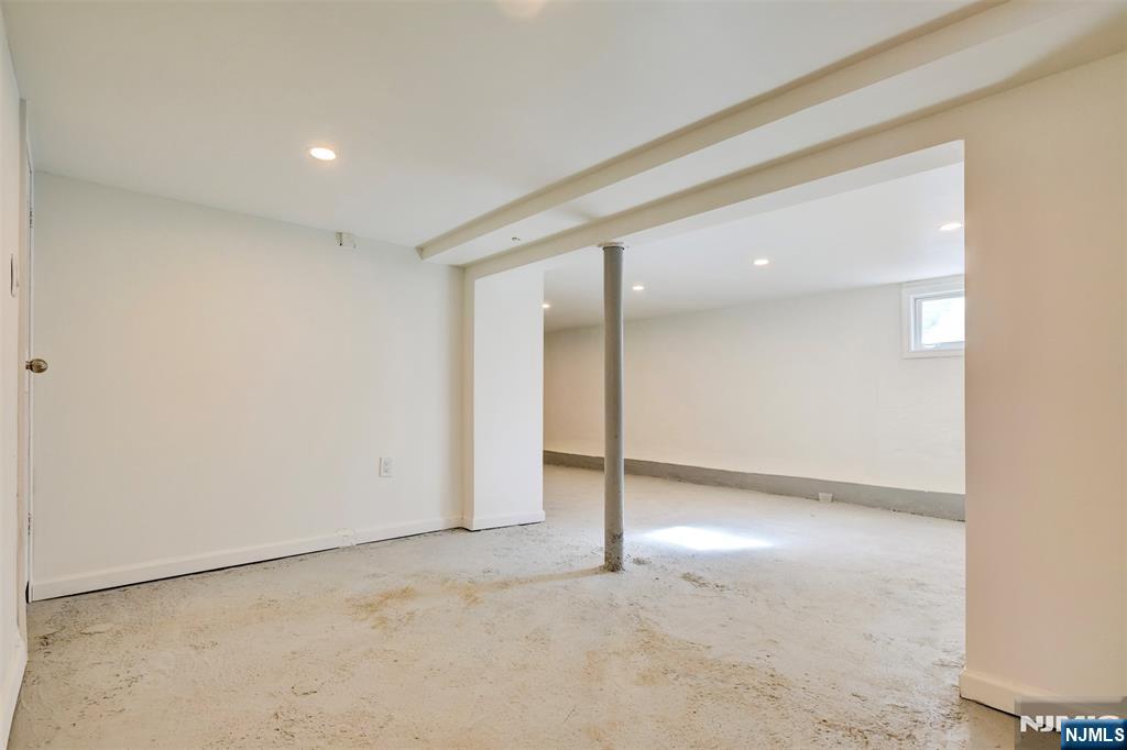 58 Zeliff Avenue