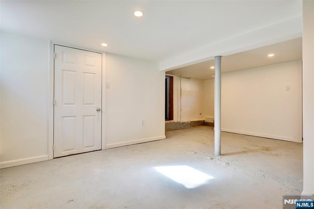 58 Zeliff Avenue