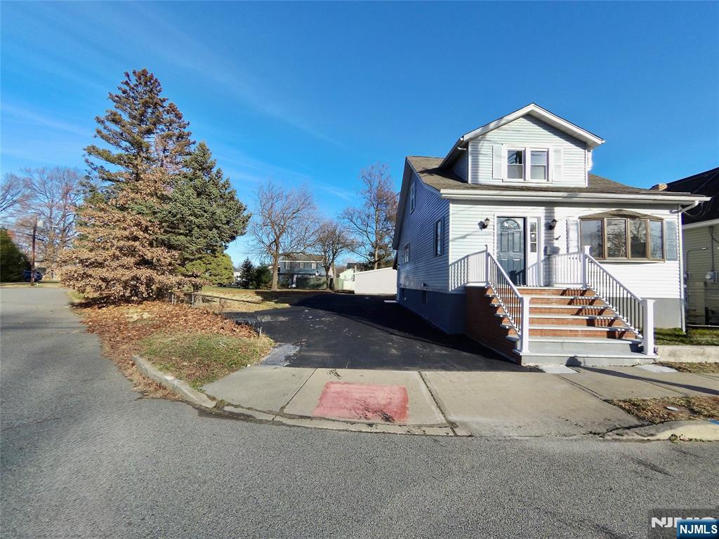 58 Zeliff Avenue