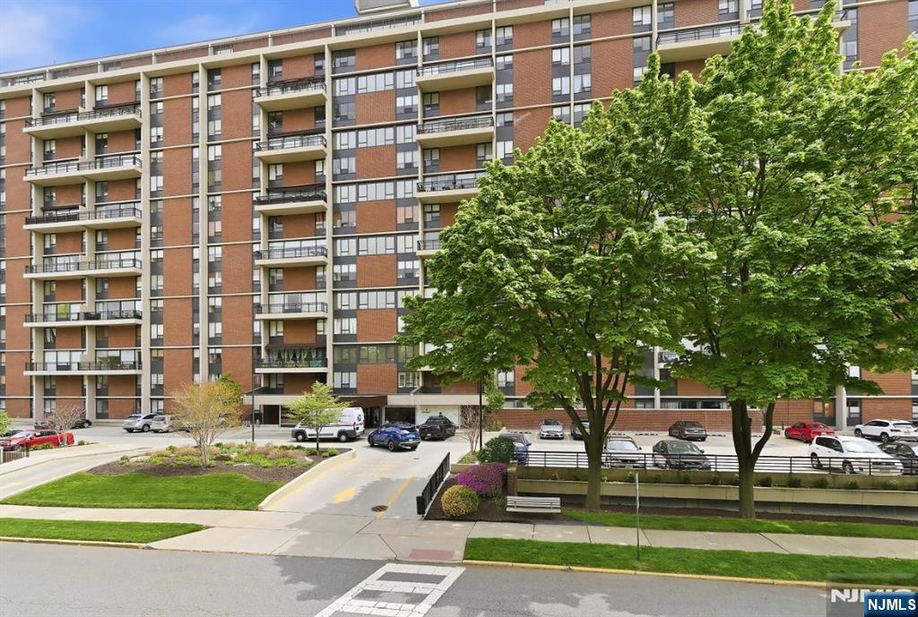4 Horizon Rd #G-10, Fort Lee, NJ 07024