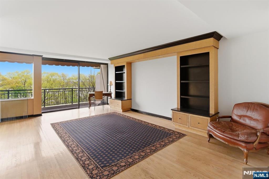 4 Horizon Rd #G-10, Fort Lee, NJ 07024