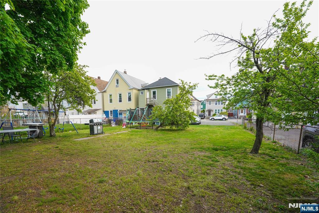73 Division Avenue - Photo 5