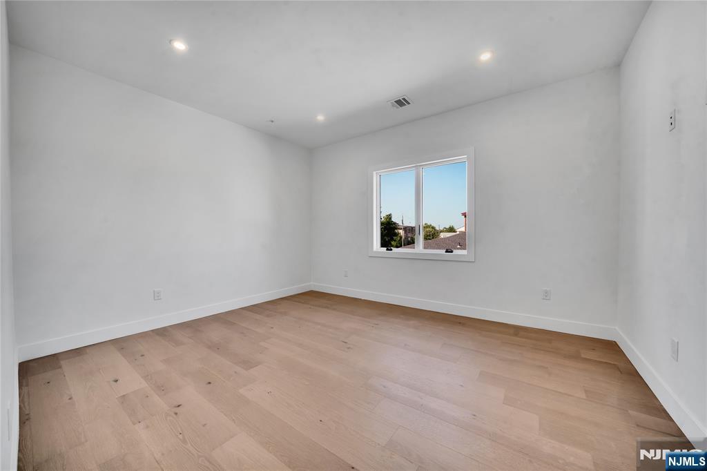 1524 11th Street — photo 23