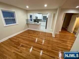 211 Hillside - Photo 3