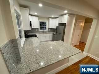 211 Hillside - Photo 5