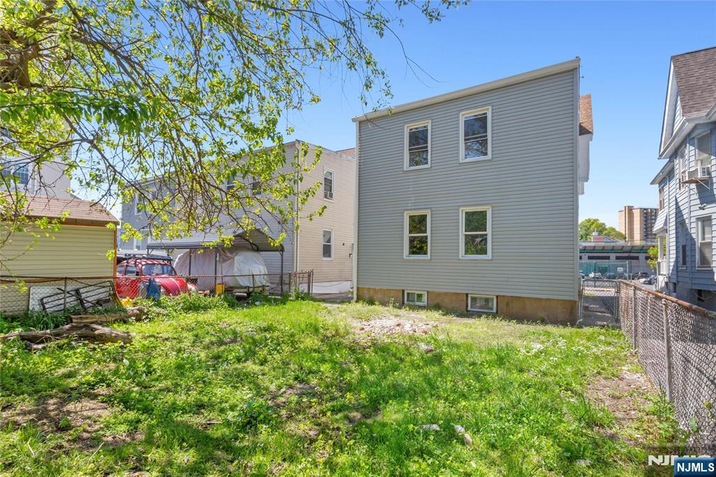 226 Clinton Street - Photo 2