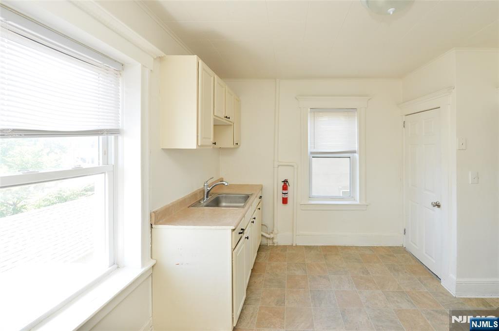 39 Lodi Street 2 - Photo 3