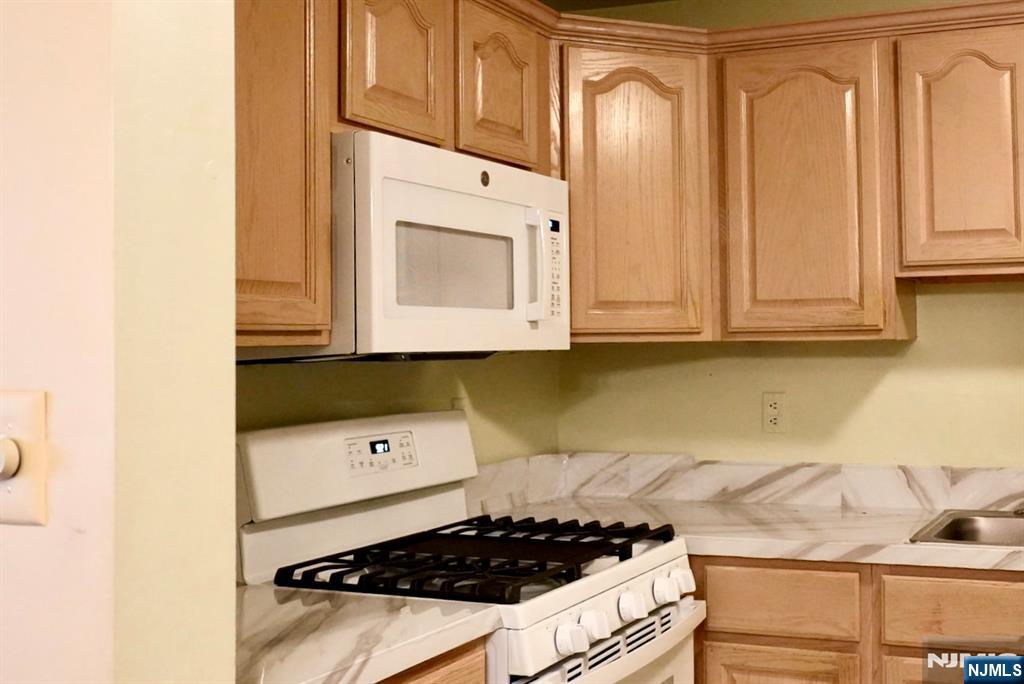 2009 Beatrice Court - Photo 3