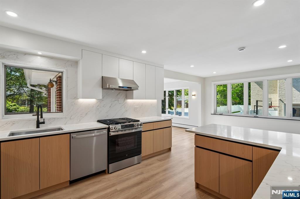 11 Raymond Street, Englewood Cliffs, NJ 07632 Listing Photo  9