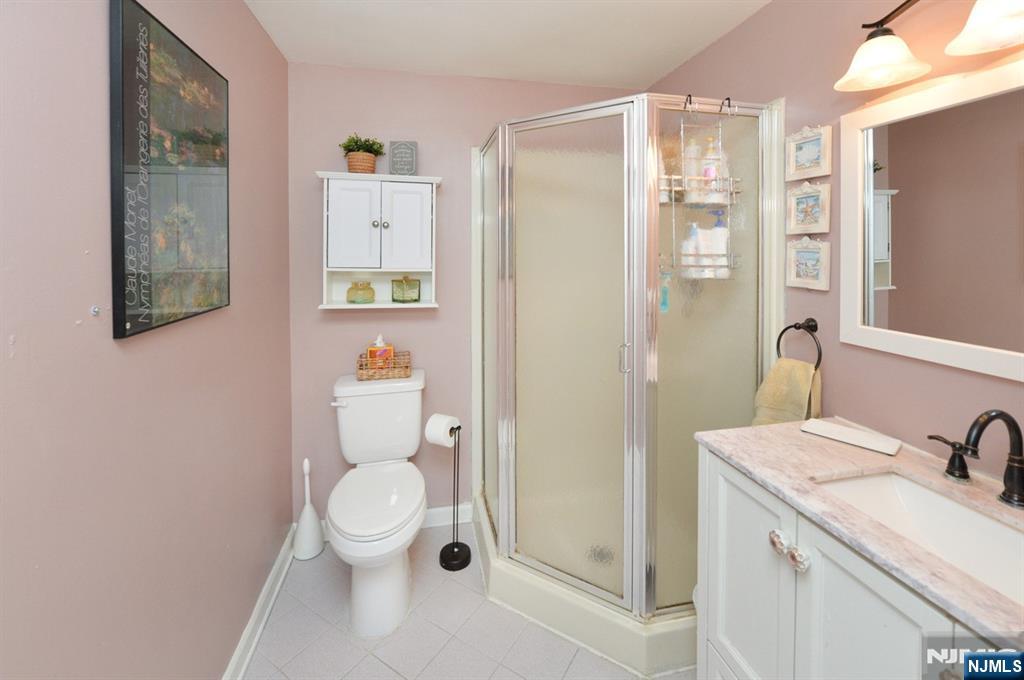 65 Clover Court, New Milford, NJ 07646 Listing Photo  18