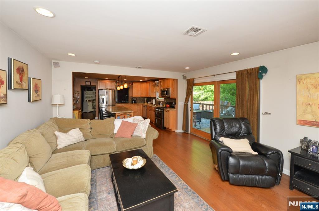 65 Clover Court — photo 4