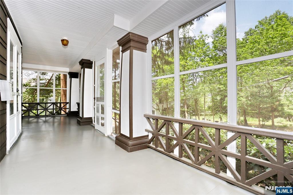 388 Allaire Avenue - Photo 3