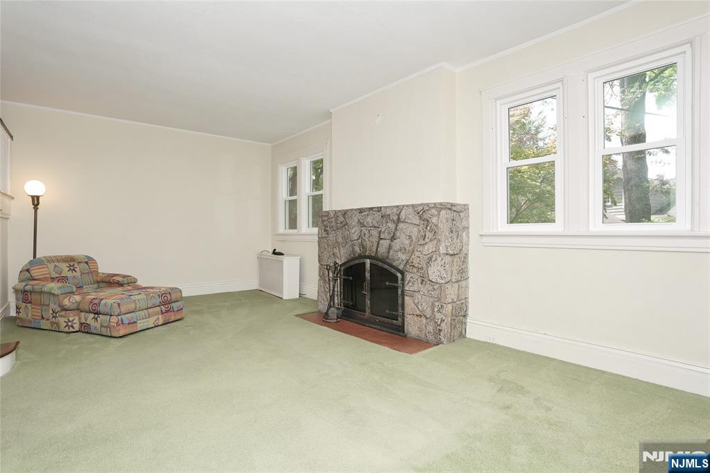 388 Allaire Avenue - Photo 8