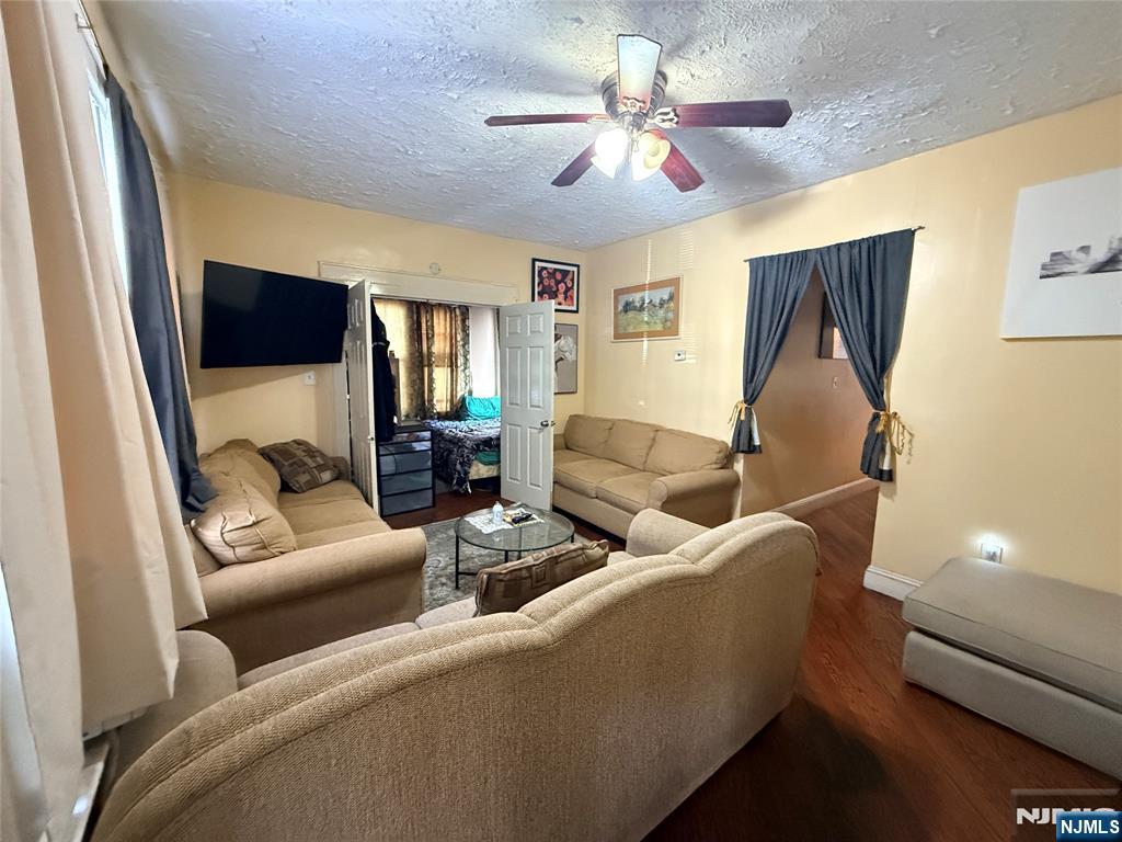 180 Shephard Avenue - Photo 2
