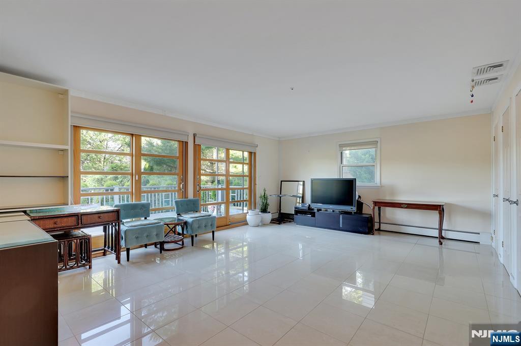 38 Ash Street - Photo 2