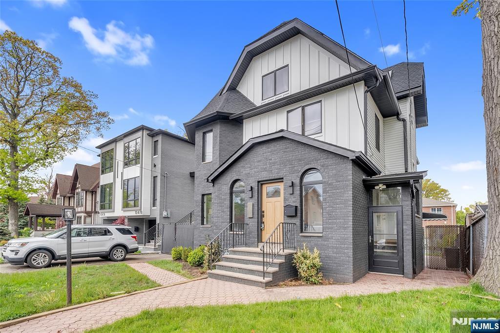 1053 Anderson Avenue - Photo 1